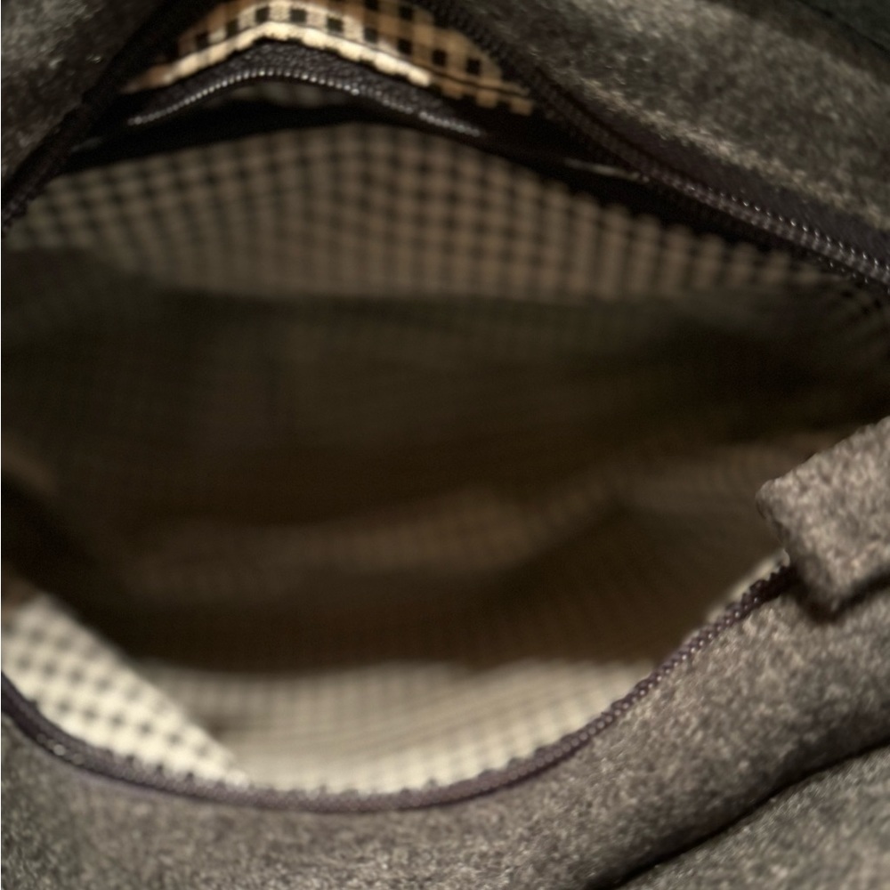 Small Gray Wool Handbag - Picture 4 of 4